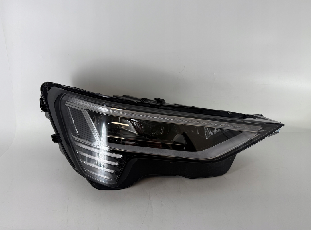 AUDI Q8 E-TRON E TRON FULL LED MATRIX DIGITAL LYSLYGLYST LAMP TIL VENSTRE HØJRE