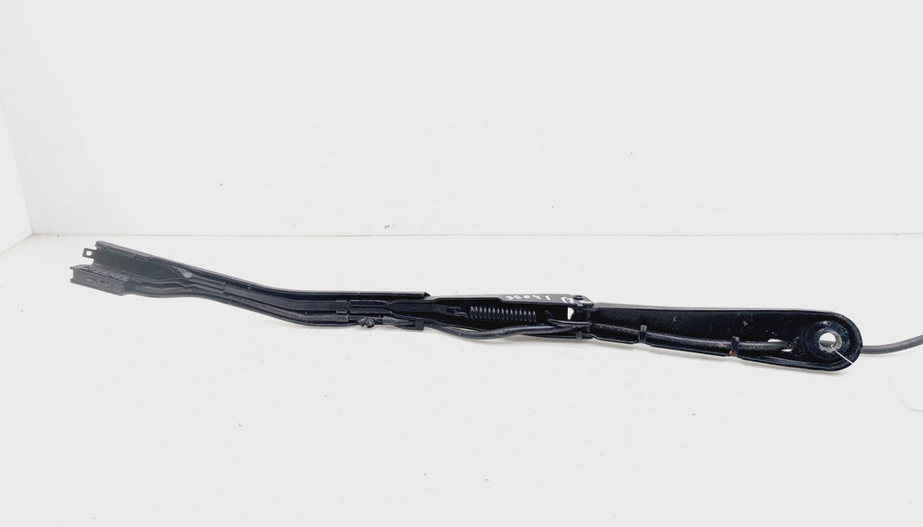 BMW 3 Serie (G20, G80, G28) 318d Forrudeviskerarm - 61619448919