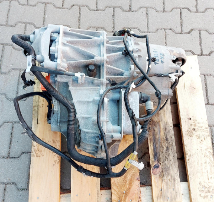 TESLA Y MODEL Y 23r. Elmotor bagpå 1587780-00-C