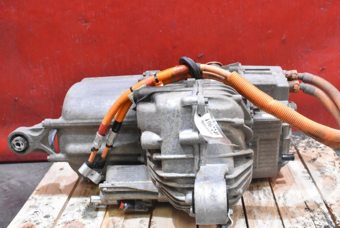 BAGSTE ELEKTRISK MOTOR 1037050-00-D TESLA MODEL S 90D 422 HK AWD 16-21