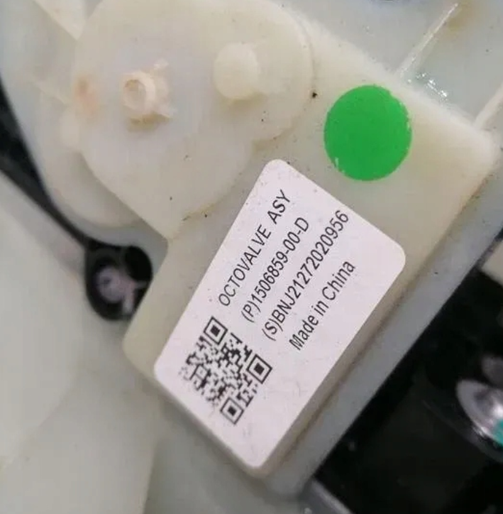 TESLA MODEL 3 LONG RANGE 1523007-00-E SUPERMANIFOLD Kølevæskeenhed holder