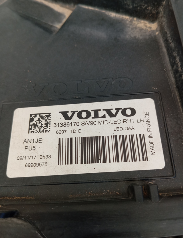 Volvo V90 II Estate Venstre Forlygte  - 31386170